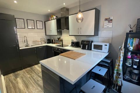 2 bedroom apartment for sale, Pullman Court, Leeds LS27