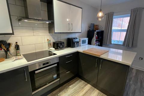 2 bedroom apartment for sale, Pullman Court, Leeds LS27