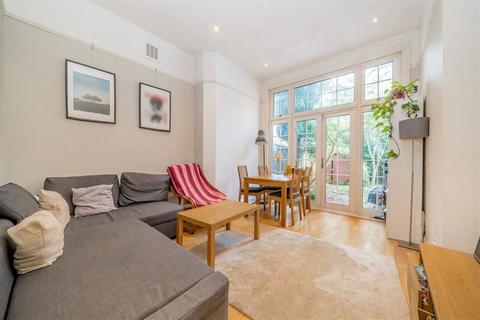 3 bedroom flat for sale, Shoot Up Hill, London NW2