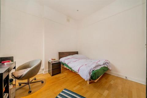 3 bedroom flat for sale, Shoot Up Hill, London NW2
