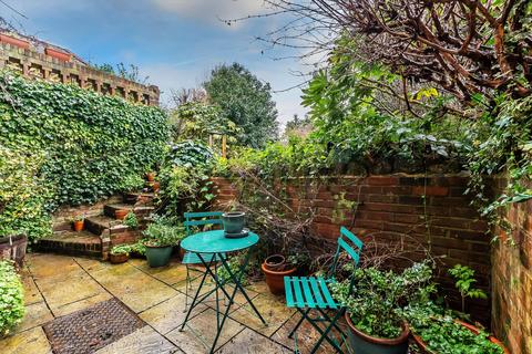 4 bedroom townhouse for sale, Epsom Road, Guildford, Surrey GU1.