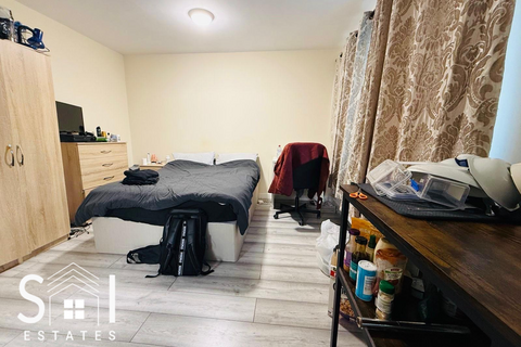 undefined, Marshall Close, Hounslow, TW4 5HJ