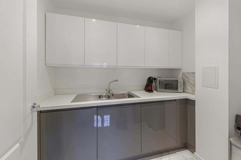 77 Beacon08.jpg
