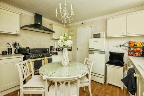 2 bedroom detached bungalow for sale, Blackthorn Close, Scunthorpe