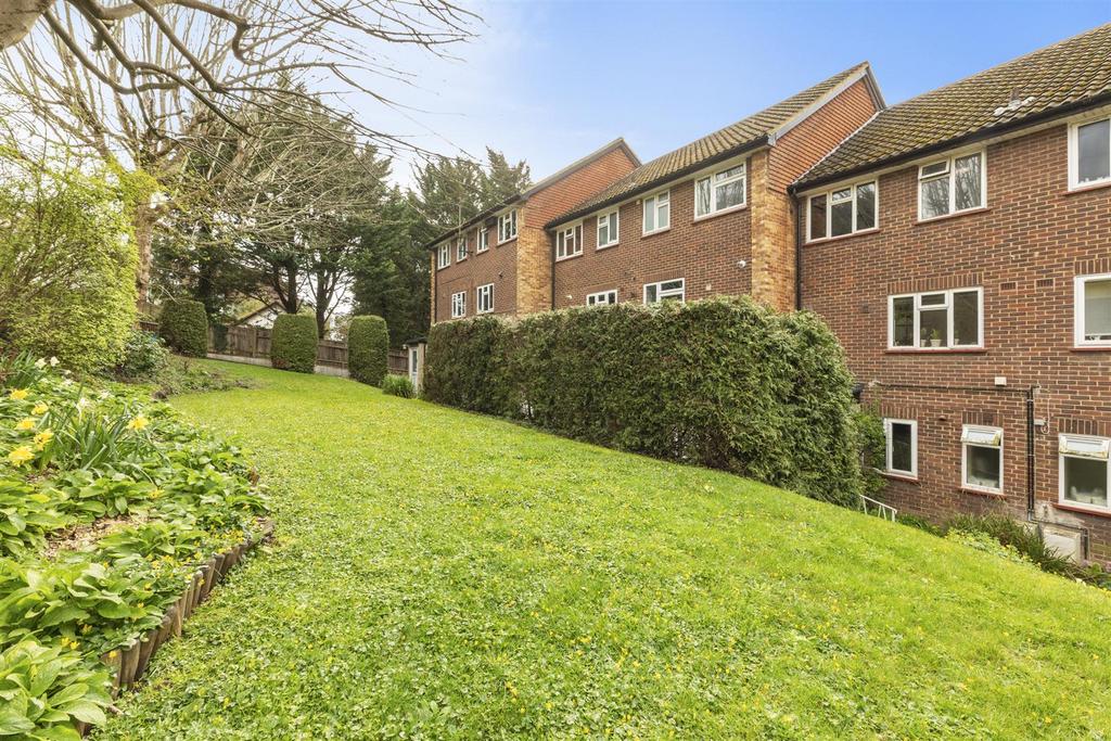 13 Southbourne House, Amersham Hill, HP13 6 HJ-13.j