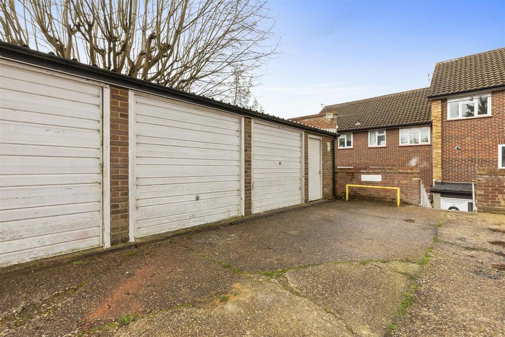 13 Southbourne House, Amersham Hill, HP13 6 HJ-12.j