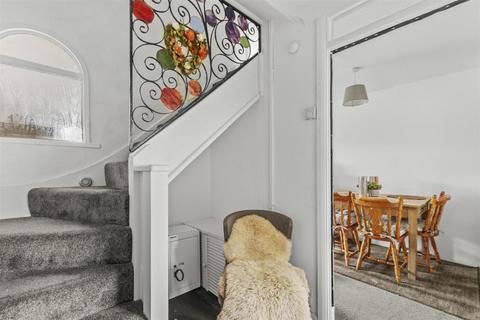 2 bedroom maisonette for sale, Amersham Hill, High Wycombe HP13