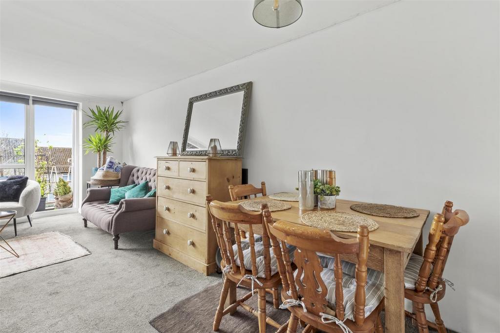 13 Southbourne House, Amersham Hill, HP13 6 HJ-6.jp
