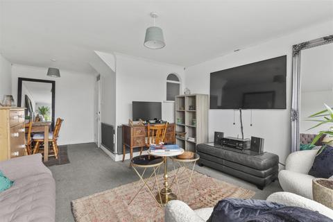 2 bedroom maisonette for sale, Amersham Hill, High Wycombe HP13
