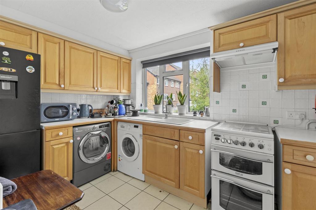 13 Southbourne House, Amersham Hill, HP13 6 HJ-10.j