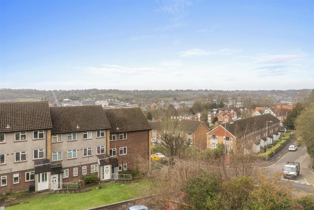 13 Southbourne House, Amersham Hill, HP13 6 HJ-3.jp