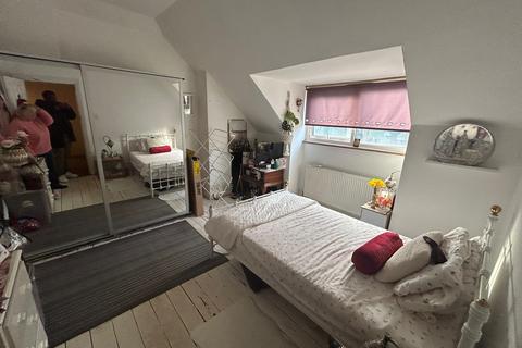6 bedroom terraced house for sale, London Road, Luton