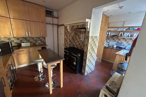 6 bedroom terraced house for sale, London Road, Luton