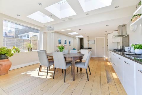 3 bedroom house to rent, Manor Road, Richmond, TW9
