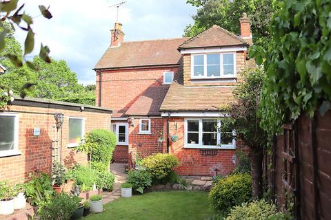2 bedroom detached house for sale, Shepherds Walk, Farnborough GU14