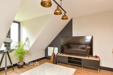 1 bedroom apartment for sale, North Ash Road, New Ash Green, Longfield, Kent