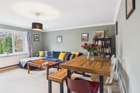 2 bedroom flat for sale, West Gardens, Tooting, SW17