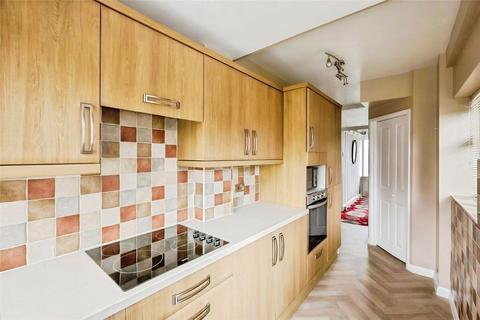 3 bedroom semi-detached house to rent, Harrowden Road, South Yorkshire DN2