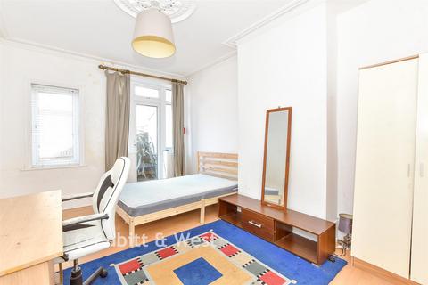 3 bedroom end of terrace house for sale, Aston Road, Southsea PO4
