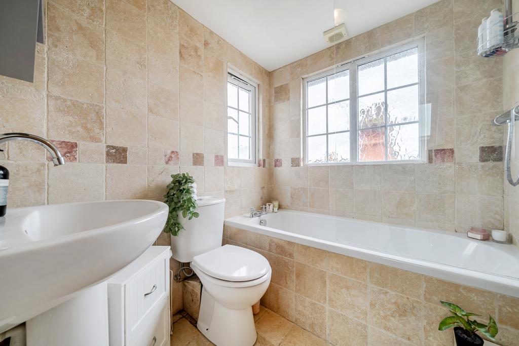 En-suite Bathroom