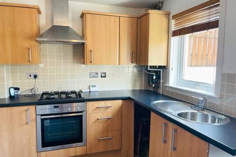 2 bedroom terraced house to rent, Strathallan Drive KY2