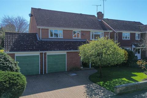 4 bedroom detached house for sale, Brackendale Way, Berkshire RG6