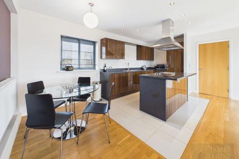 2 bedroom penthouse for sale, Wallis Court, Knighton Church Road, South Knighton, Leicester