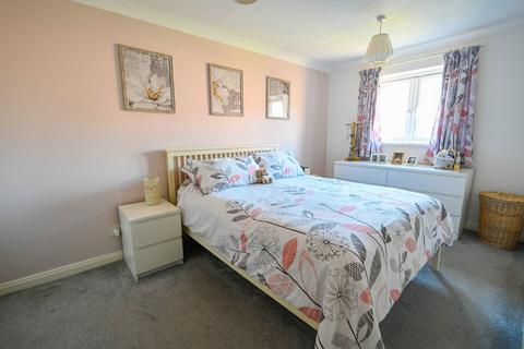 3 bedroom house for sale, Henbest Close, WIMBORNE, BH21