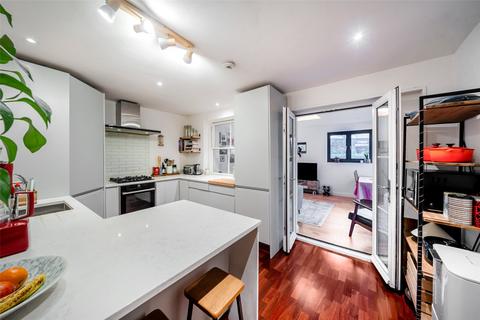3 bedroom apartment for sale, Charlton Road, London