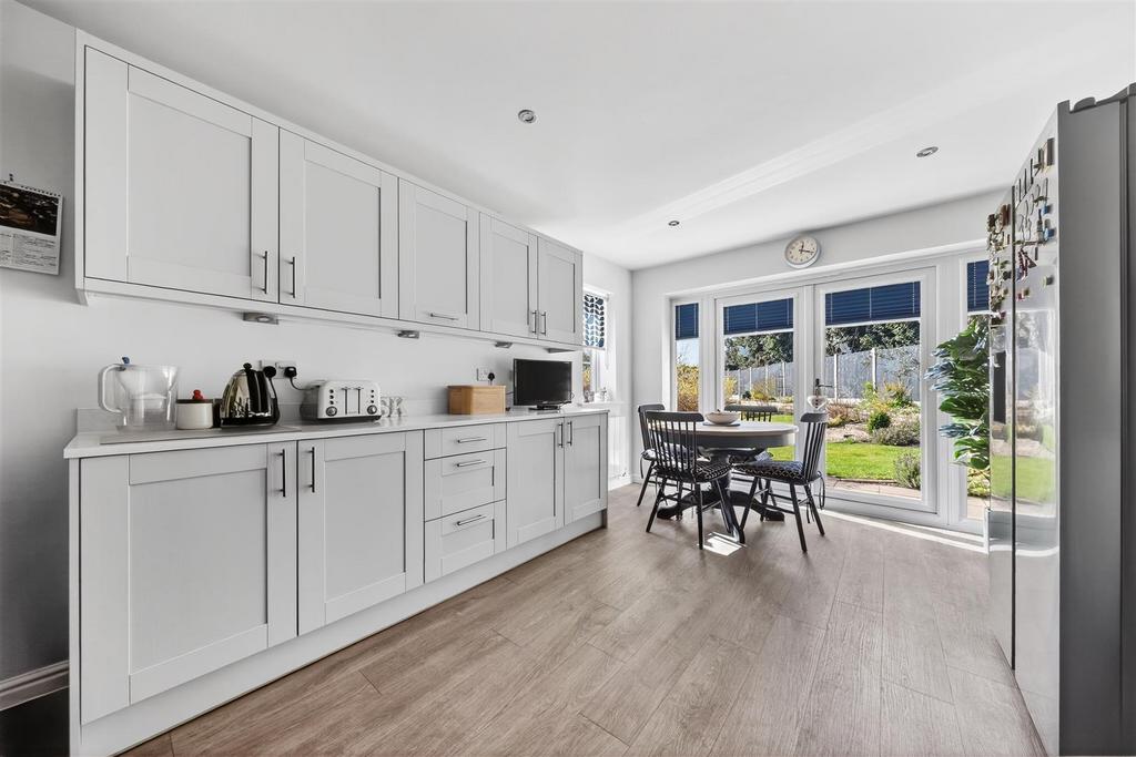 Kitchen1.jpg