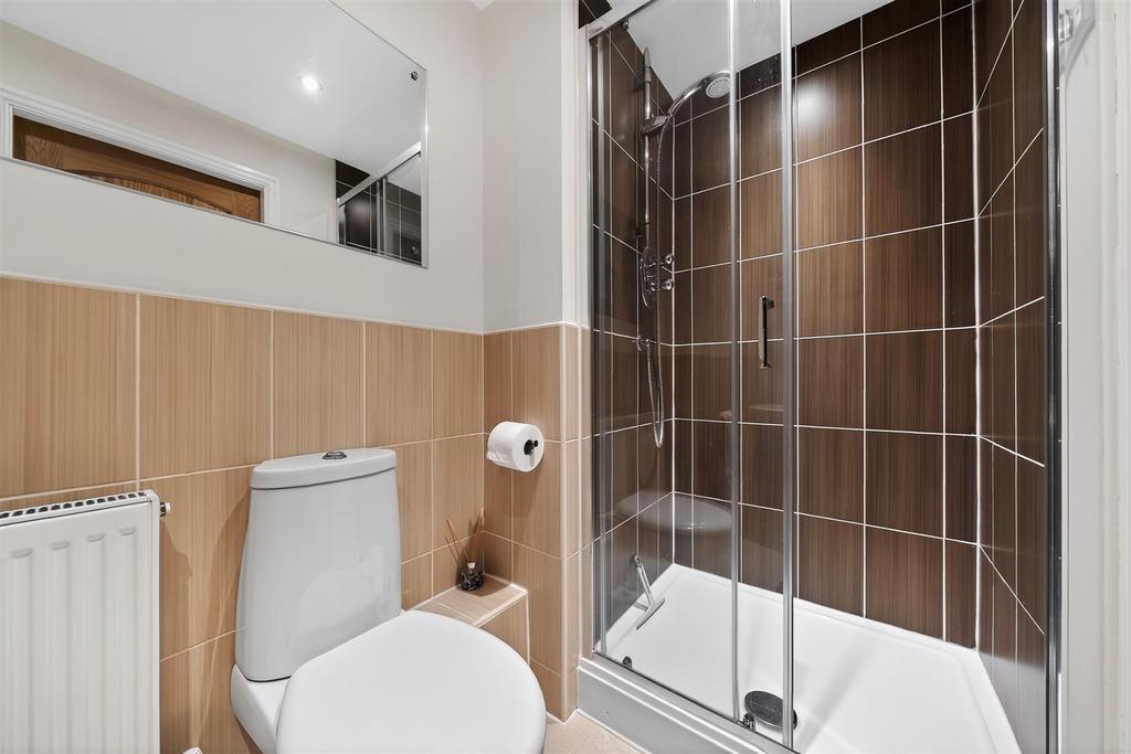 Ensuite 2.jpg