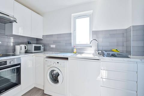 Studio for sale, Chaucer Drive, Bermondsey, London, SE1