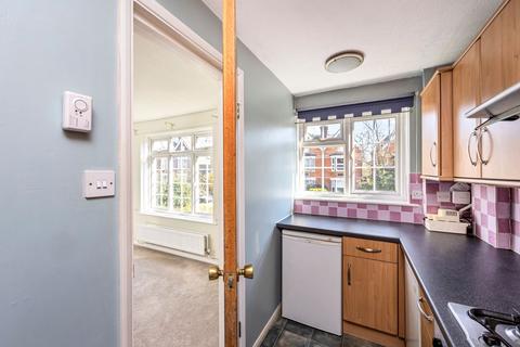 1 bedroom flat for sale, Abbotsbury Court, Horsham, RH13