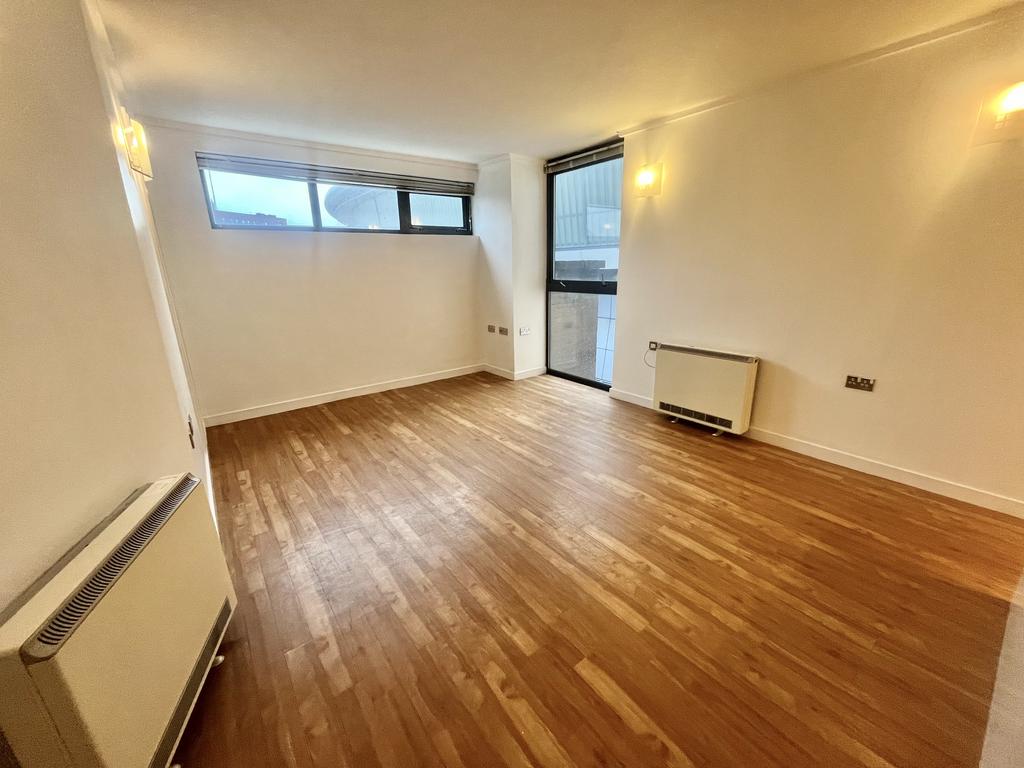 Apartment in NOTTINGHAM - View 3