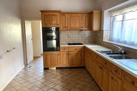 3 bedroom terraced house for sale, Gnoll Park Road, Neath, Neath Port Talbot.