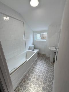 2 bedroom apartment to rent, Brondesbury Road, London, NW6