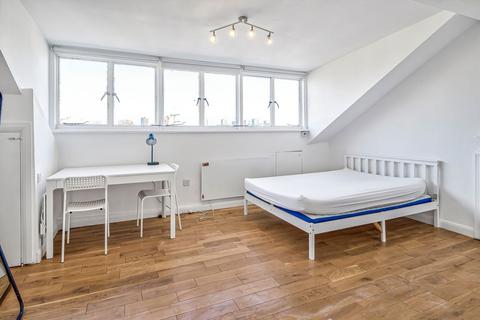 Studio to rent, Pembridge Square, London W2
