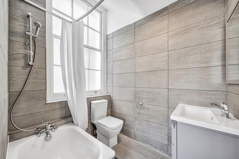 Studio to rent, Pembridge Square, London W2