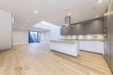 3 bedroom semi-detached house to rent, Dungarvan Avenue, London SW15