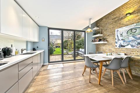4 bedroom terraced house for sale, Sandycombe Road, Kew, Richmond, Surrey TW9