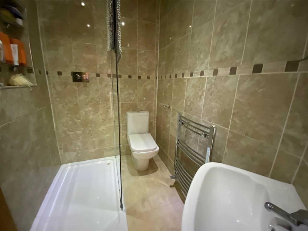En Suite Shower Room