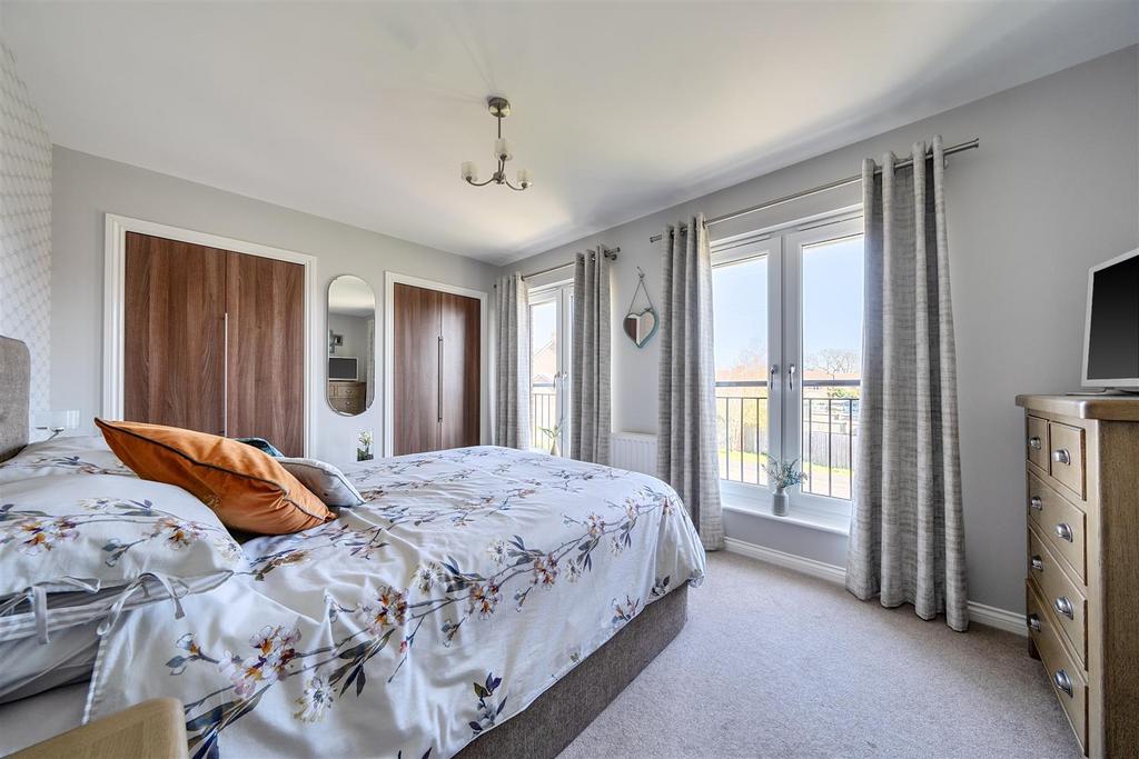Bed 1.jpg
