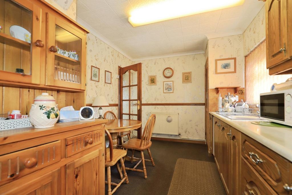 Kitchen/ Dining