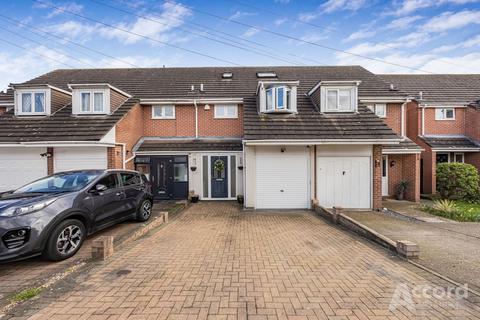 Fry Close, Romford, RM5