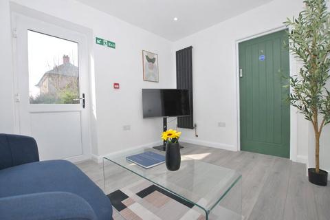 undefined, Woodside Road, Guildford, Surrey, GU2