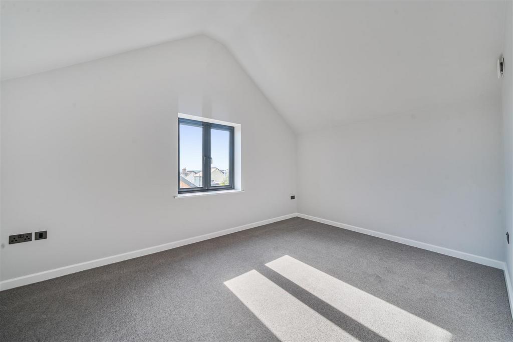 Bedroom 4.jpg