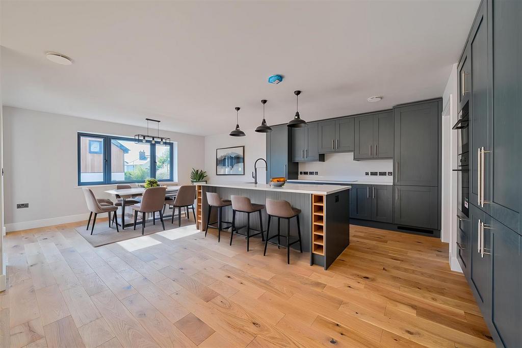 Staged dining area.jpg