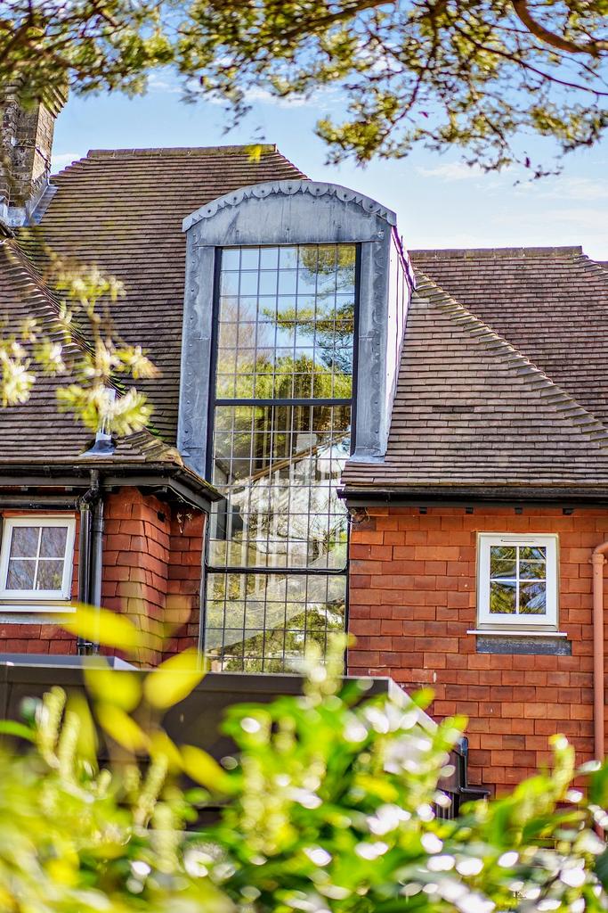 Feature Window