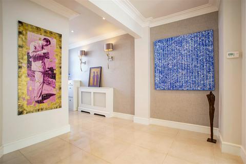 undefined, Dovehouse Street, Chelsea, SW3