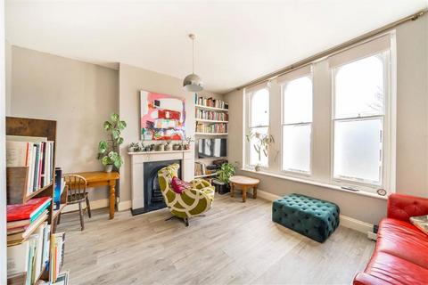 1 bedroom flat for sale, Queens Crescent, LONDON NW5